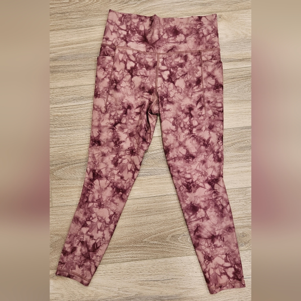 Athleta Salutation Stash Pocket II Printed Capri 7/8 Size M